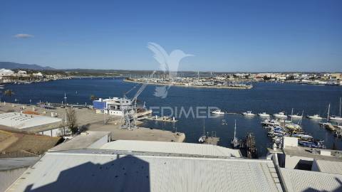 Fabulosa penthouse t2 c/ vista deslumbrante para o rio arade