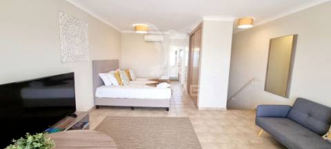 Apartamento t0 com amplo terraço, alta rentabiliadade!