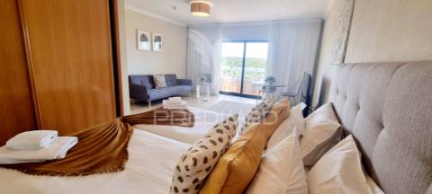 Apartamento t0 com amplo terraço, alta rentabiliadade!