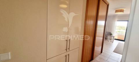 Apartamento t0 com amplo terraço, alta rentabiliadade!