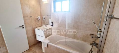 Apartamento t0 com amplo terraço, alta rentabiliadade!