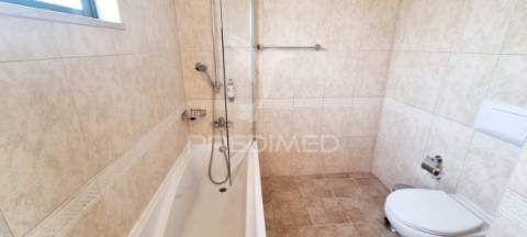 Apartamento t0 com amplo terraço, alta rentabiliadade!