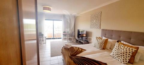 Apartamento t0 com amplo terraço, alta rentabiliadade!