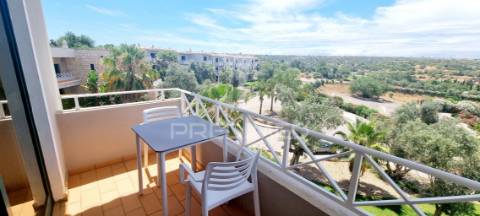 Apartamento t0 com amplo terraço, alta rentabiliadade!