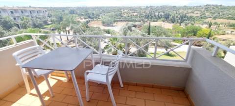 Apartamento t0 com amplo terraço, alta rentabiliadade!