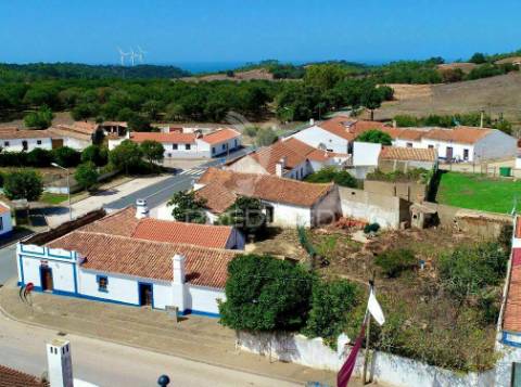 Moradia com comércio para recuperar