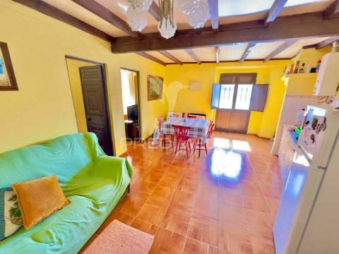 Moradia com comércio para recuperar