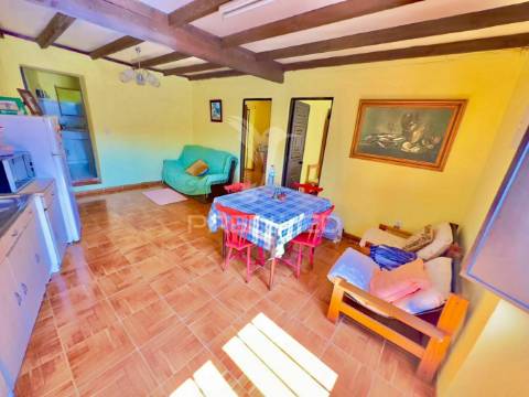 Moradia com comércio para recuperar