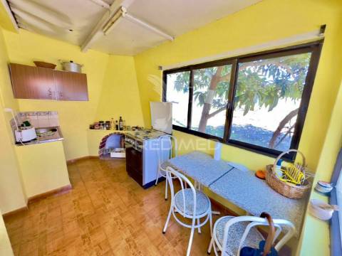 Moradia com comércio para recuperar