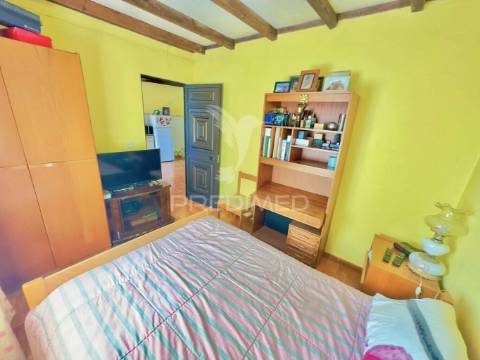 Moradia com comércio para recuperar