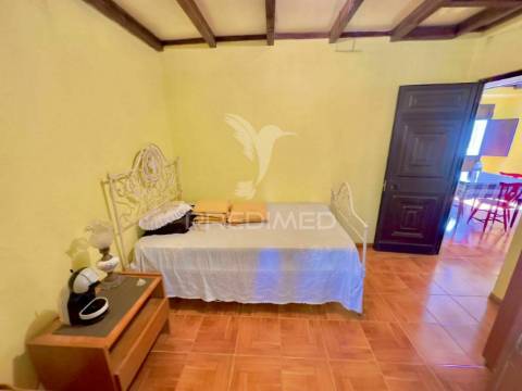 Moradia com comércio para recuperar