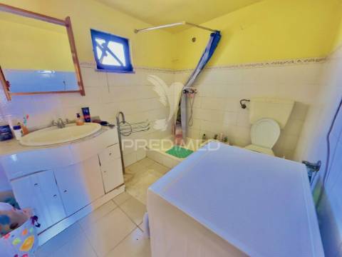 Moradia com comércio para recuperar