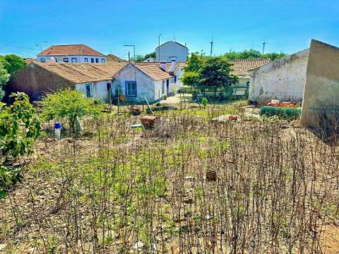 Moradia com comércio para recuperar