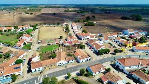 Moradia com comércio para recuperar