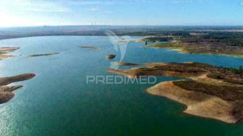 Moradia com comércio para recuperar