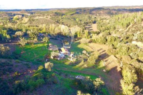 Monte alentejano a 20 km de vila nova de milfontes