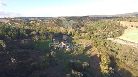 Monte alentejano a 20 km de vila nova de milfontes