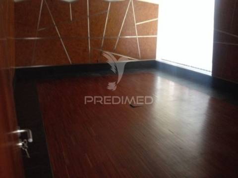 Escritório no centro da cidade de vila nova de gaia, porto