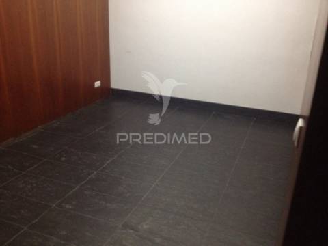 Escritório no centro da cidade de vila nova de gaia, porto