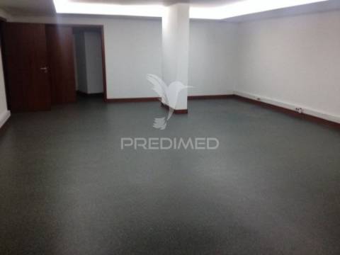 Escritório no centro da cidade de vila nova de gaia, porto