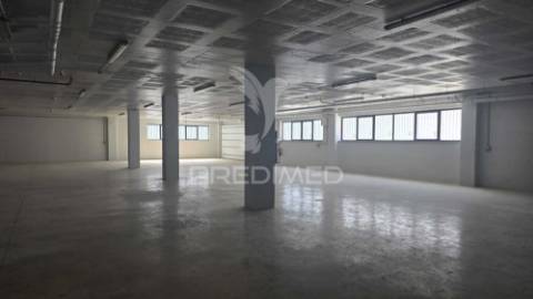 Armazém novo para arrendamento | zona industrial coca maravilhas