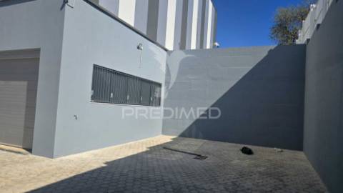 Armazém novo para arrendamento | zona industrial coca maravilhas