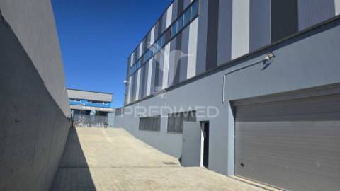 Armazém novo para arrendamento | zona industrial coca maravilhas
