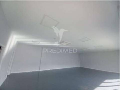 Espaço comercial no vale da arrancada,  r/c, zona industrial coca maravilhas, portimão