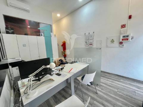 Espaço comercial com 121m2 no centro do carregado