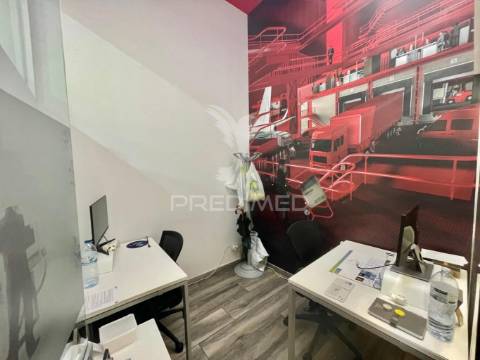 Espaço comercial com 121m2 no centro do carregado