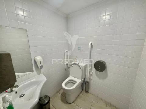 Espaço comercial com 121m2 no centro do carregado