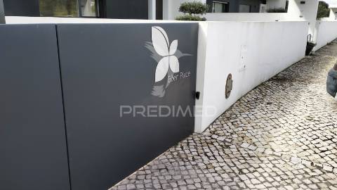 Moradia entroncamento t4 com garagem