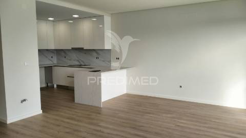 Moradia entroncamento t4 com garagem