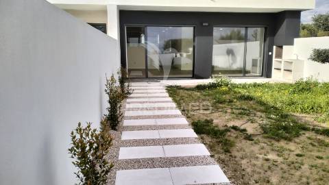 Moradia entroncamento t4 com garagem