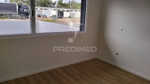 Moradia entroncamento t4 com garagem