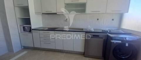Apartamento t2 remodelado no carregado