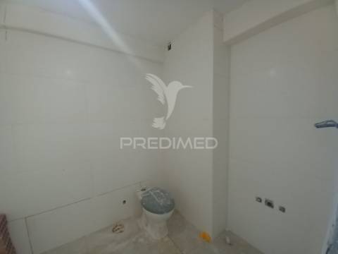 Apartamento t2 remodelado no carregado
