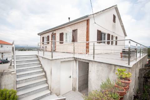 Moradia t3 em celorico da beira