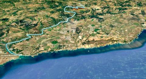 Herdade confinante com rio mira, em odemira