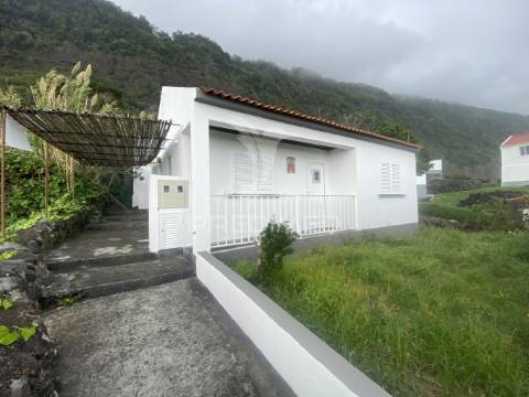 Moradia t2 , fajã das almas