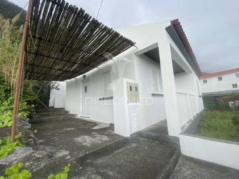 Moradia t2 , fajã das almas