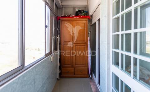 Espaçoso t4 no feijó, almada