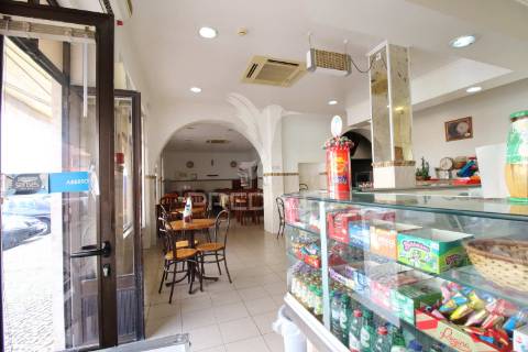 Lojas/restaurante em almada