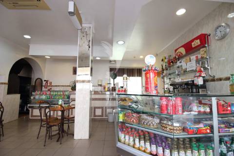 Lojas/restaurante em almada