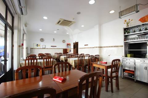 Lojas/restaurante em almada