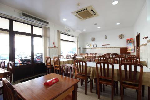 Lojas/restaurante em almada