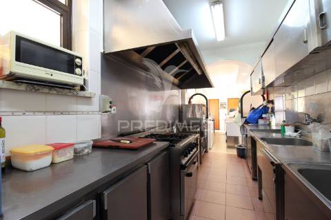 Lojas/restaurante em almada