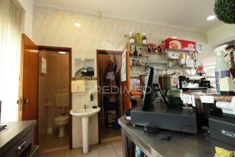 Lojas/restaurante em almada