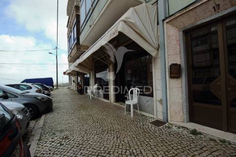Lojas/restaurante em almada