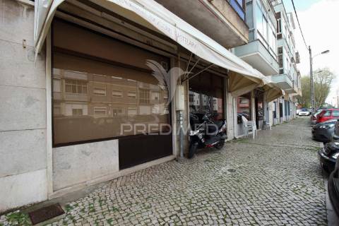 Lojas/restaurante em almada